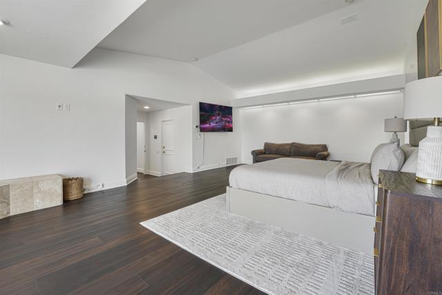 5274 Margaret, Bonita CA: https://media.crmls.org/mediaz/b1577007-21ba-4ac0-b339-37daf2626e37.jpg