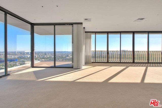 9255 Doheny Road, West Hollywood CA: https://media.crmls.org/mediaz/b158273d-b8b7-4538-8b04-39c0844413d2.jpg
