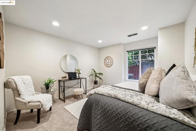 1861 Parkside Dr, Concord CA: https://media.crmls.org/mediaz/b1588ac2-d2dc-4ce6-a5fc-a14485e84494.jpg