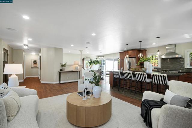 2501 Biscay Way, Walnut Creek CA: https://media.crmls.org/mediaz/b1594fee-5325-429d-a12a-587aee36e9cd.jpg