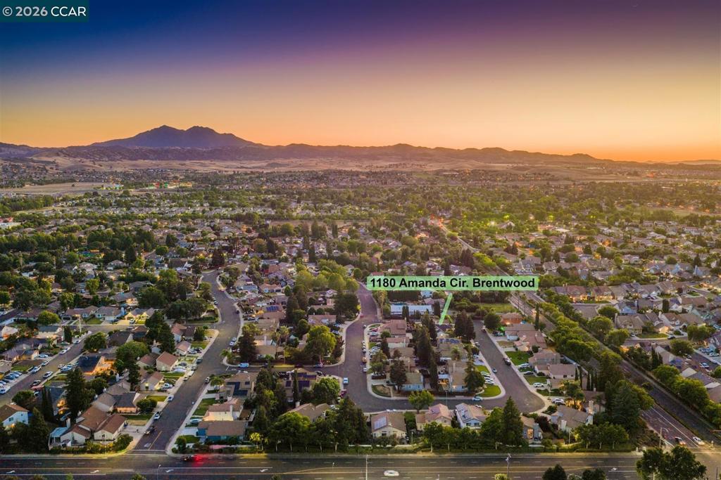 https://media.crmls.org/mediaz/b15a9ae4-f882-433f-af17-a3f578b0f395.jpg?preset=X-Large