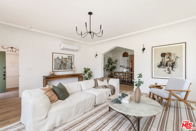 1570 S Hayworth Avenue, Los Angeles CA: https://media.crmls.org/mediaz/b15afe65-69e8-4cd5-95ea-3eb0df2d0865.jpg