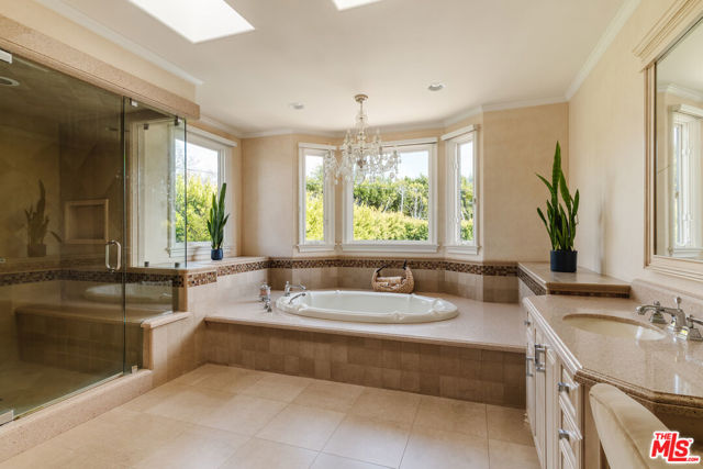 1202 San Vicente Boulevard, Santa Monica CA: https://media.crmls.org/mediaz/b15b491f-8744-4e5a-86a7-5fd438d1f8a9.jpg