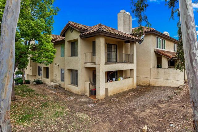 1146 Grape St, San Marcos CA: https://media.crmls.org/mediaz/b15c75b1-da61-4f9c-8a02-cfd001a0e2e6.jpg
