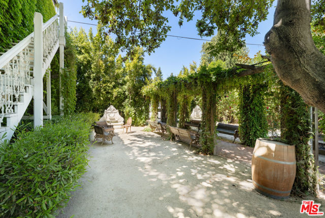 362 Bell Street, Los Alamos CA: https://media.crmls.org/mediaz/b15c7f83-4a6e-4980-a63b-cbfe6bf4cdff.jpg