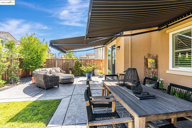 226 Wynn St, Oakley CA: https://media.crmls.org/mediaz/b15ca151-f7e1-4f60-84db-e5021cb16612.jpg