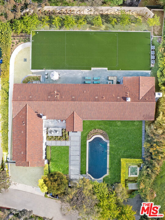 10472 Revuelta Way, Los Angeles CA: https://media.crmls.org/mediaz/b15d58c9-2ed1-4b8a-b2ab-4efa5c013361.jpg