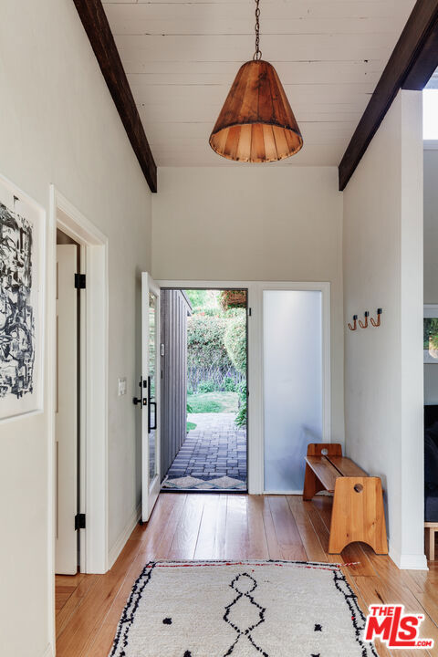 3629 Serra Road, Malibu CA: https://media.crmls.org/mediaz/b15d9767-61b9-4ec4-b6b9-e574e5c1dd03.jpg