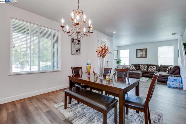 53 Puffin Cir, Oakley CA: https://media.crmls.org/mediaz/b15d9998-6b04-41ac-ade1-e422fe592f9a.jpg