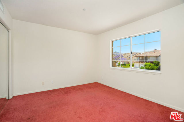 6615 Kentwood Bluffs Drive, Los Angeles CA: https://media.crmls.org/mediaz/b15e061f-22bf-4715-bde6-1c68f118e64b.jpg