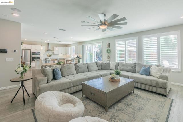 144 Scott Creek Way, Brentwood CA: https://media.crmls.org/mediaz/b15ec57b-4437-4b34-b3fc-41a6edc7a57a.jpg
