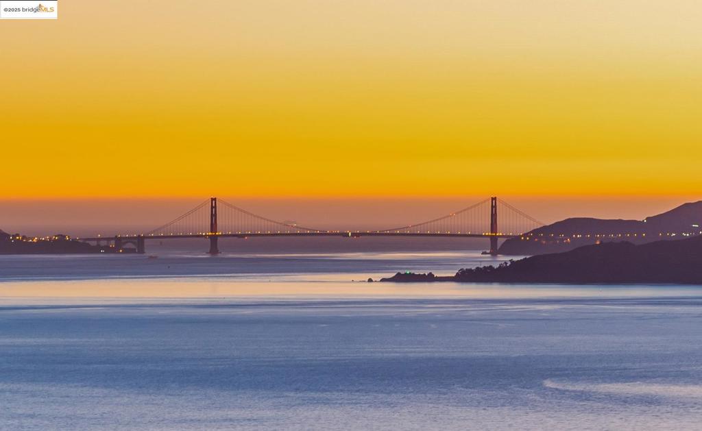 https://media.crmls.org/mediaz/b15f1242-24c5-4755-810c-a84fd5c304b2.jpg?preset=X-Large