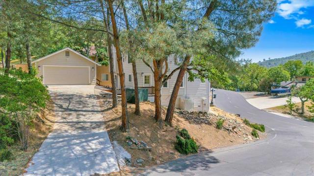 475 Sunrise Road, Copperopolis CA: https://media.crmls.org/mediaz/b15f59cc-8b16-4928-85d8-9ec3ca663a81.jpg