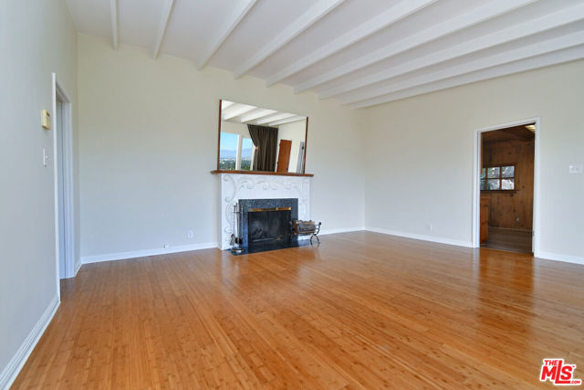 3682 Berry Drive, Studio City CA: https://media.crmls.org/mediaz/b1605128-73a9-4a24-8648-a2ff373d8ebf.jpg