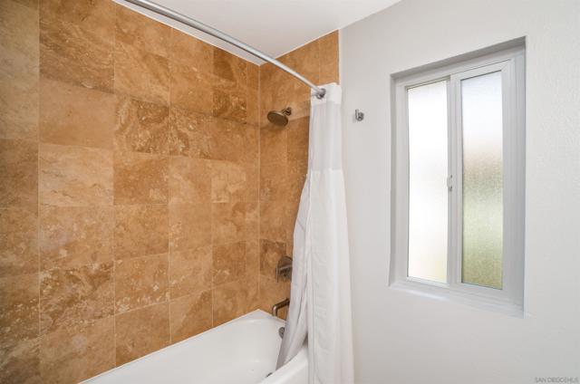 7405 Charmant Dr, San Diego CA: https://media.crmls.org/mediaz/b1607c49-210a-48be-987f-683c40b63bf4.jpg
