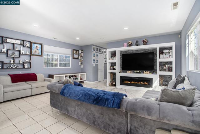 Image 5 of 29 For 312 Barrett Ave