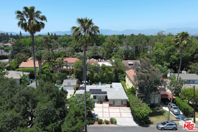 13155 Hartsook Street, Sherman Oaks CA: https://media.crmls.org/mediaz/b16164d8-7669-4258-87f7-29633cefa183.jpg