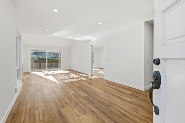 819 Daphne Court, Carlsbad CA: https://media.crmls.org/mediaz/b161e504-7c5e-4dba-ad64-bf9ce47ae5f7.jpg