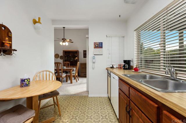 Detail Gallery Image 11 of 39 For 727 Nob Cir, Vista,  CA 92084 - 2 Beds | 2 Baths