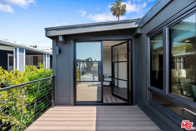 29500 Heathercliff Road, Malibu CA: https://media.crmls.org/mediaz/b162d54f-bf8f-4162-8f9b-7a21771349b2.jpg