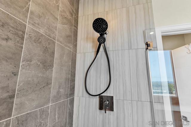 722 Anchor Ct, Chula Vista CA: https://media.crmls.org/mediaz/b163784a-ab2c-49a7-972f-43deeb4fb3ab.jpg
