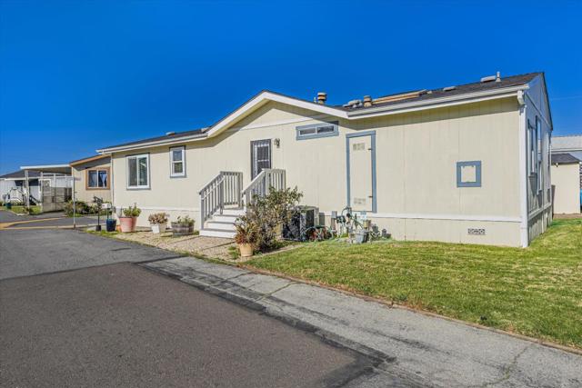 3015 E Bayshore Road, Redwood City CA: https://media.crmls.org/mediaz/b1639725-bdb3-462e-b4c2-a5a4869882cc.jpg