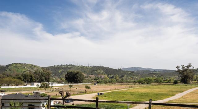 13508 Willow Rd, Lakeside CA: https://media.crmls.org/mediaz/b1642b1e-c2e7-4261-b751-06d725b144ea.jpg