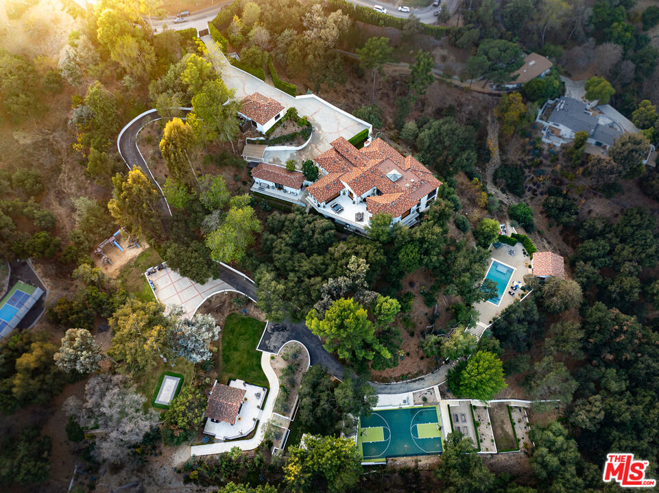 3160 Coldwater Canyon AvenueStudio City img 1