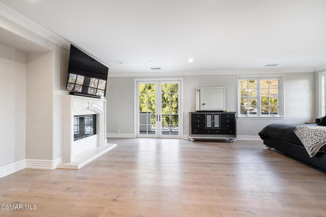 29475 Malibu View Court, Agoura Hills CA: https://media.crmls.org/mediaz/b1648dc3-e3ec-475d-9a18-880b54ee3d53.jpg