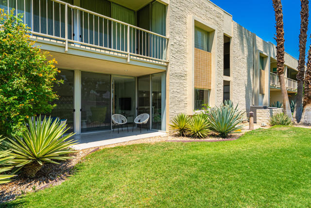 519 Desert Lakes Drive, Palm Springs CA: https://media.crmls.org/mediaz/b1655b6f-c05b-4443-ac6e-b60d87f6c000.jpg