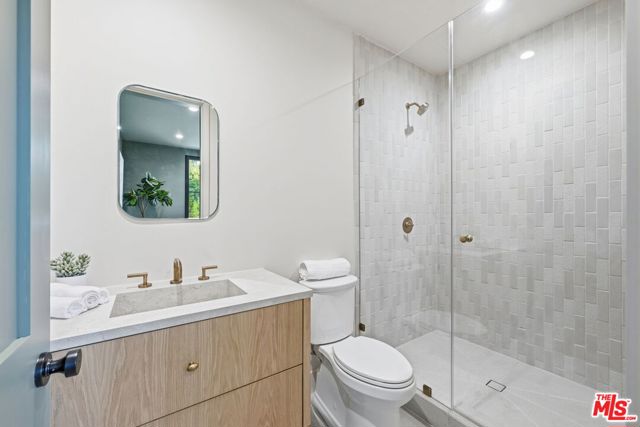 5 Bed Home for Sale in Encino, California