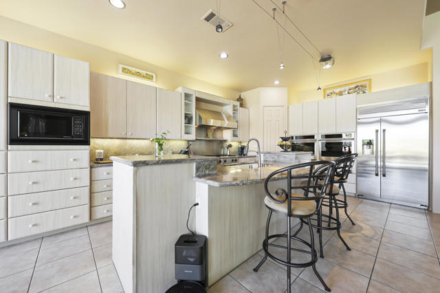 Image 11 of 34 For 42780 Caballeros Drive