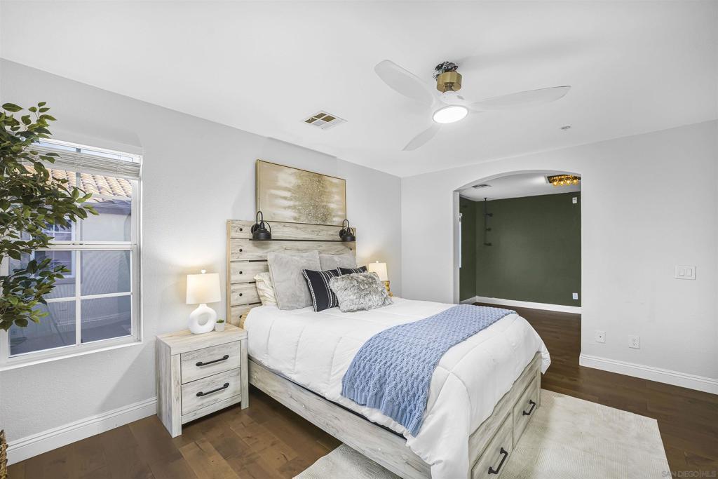 MLS #250043056SD image #12