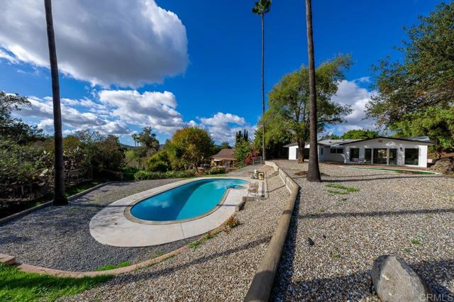 Detail Gallery Image 28 of 33 For 1602 Towell Ln, Escondido,  CA 92029 - 5 Beds | 3 Baths