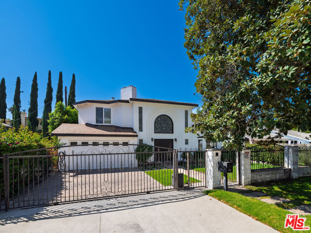 5417 Allott Avenue, Sherman Oaks CA: https://media.crmls.org/mediaz/b16683c1-7868-42a9-82d1-6f18f15104b2.jpg