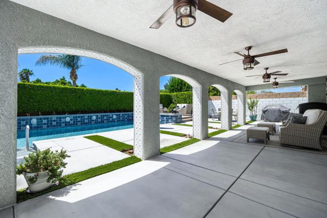 31465 Whispering Palms Trail, Cathedral City CA: https://media.crmls.org/mediaz/b166b274-21e2-4a16-a6d8-aa8ef4d98353.jpg