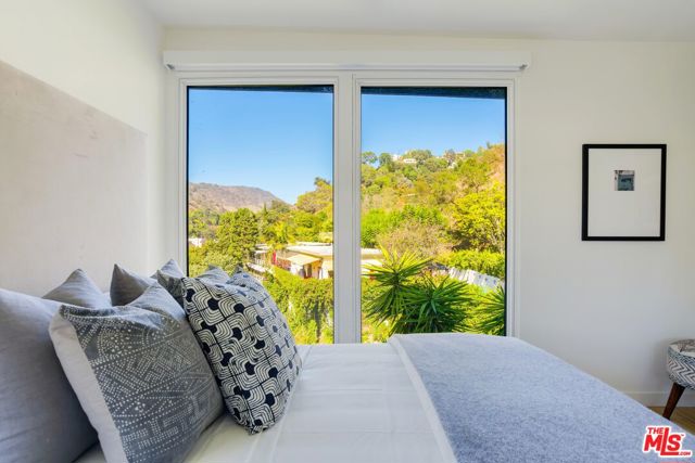 1311 Braeridge Drive, Beverly Hills CA: https://media.crmls.org/mediaz/b166b5a6-e729-46c5-b804-c293ce7fb182.jpg