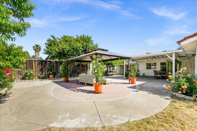 5416 Demerest Lane, San Jose CA: https://media.crmls.org/mediaz/b16735a9-a122-43c6-a1d4-3f15bfc62bb1.jpg