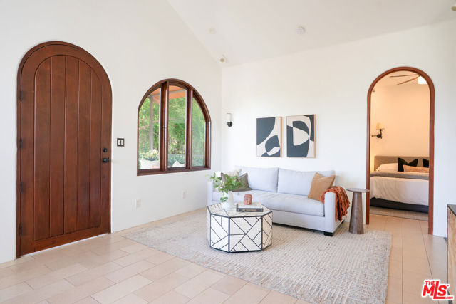 4559 E Rose Hill Drive, Los Angeles CA: https://media.crmls.org/mediaz/b167b9da-26f0-4e41-8cf8-fcbf455d1921.jpg