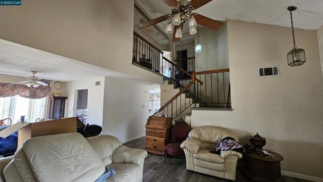 80 Mims Ave, Bay Point CA: https://media.crmls.org/mediaz/b168cc1d-717c-4d35-8bee-5822710e5e14.jpg