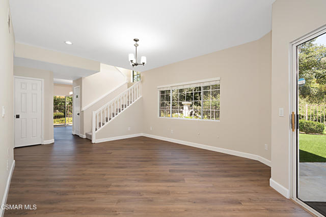 1012 Pan Court, Newbury Park CA: https://media.crmls.org/mediaz/b168ed2b-29e4-4eb1-a9d3-6073a3be493a.jpg