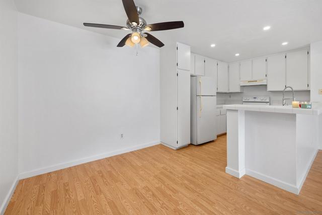 9120 GRAMERCY DR, San Diego CA: https://media.crmls.org/mediaz/b1698671-1cd6-4dfd-a9b9-554e8e58d63b.jpg