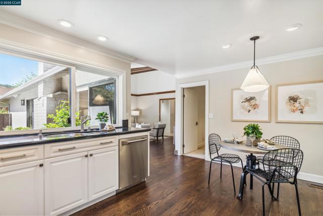 924 Cheyenne Dr, Walnut Creek CA: https://media.crmls.org/mediaz/b16a7406-0e64-44e5-835b-f4e8b6926728.jpg