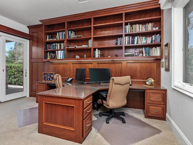 6095 Lake Vista Drive, Bonsall CA: https://media.crmls.org/mediaz/b16ad25e-8340-4505-bdbc-823deb453689.jpg