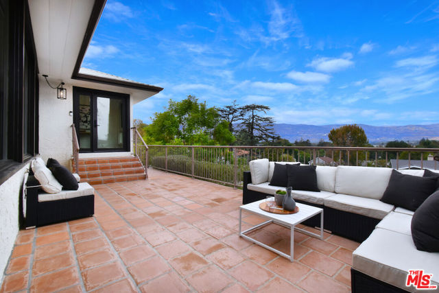 13854 Valley Vista Boulevard photo 4