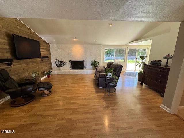 Detail Gallery Image 3 of 35 For 1116 Rexford Pl, Thousand Oaks,  CA 91360 - 3 Beds | 2 Baths