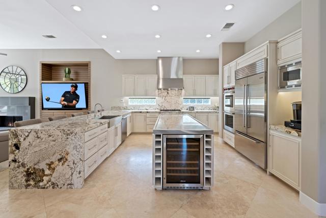 306 Loch Lomond Road, Rancho Mirage CA: https://media.crmls.org/mediaz/b16bb766-e60b-4d2a-99de-d69abc5b04c0.jpg