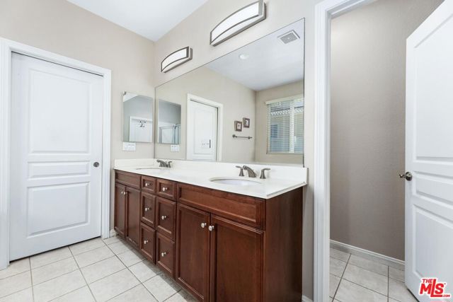 1514 Green Creek Trail, Beaumont CA: https://media.crmls.org/mediaz/b16be0b5-a467-4fd4-a5f3-d02f7a391c7a.jpg