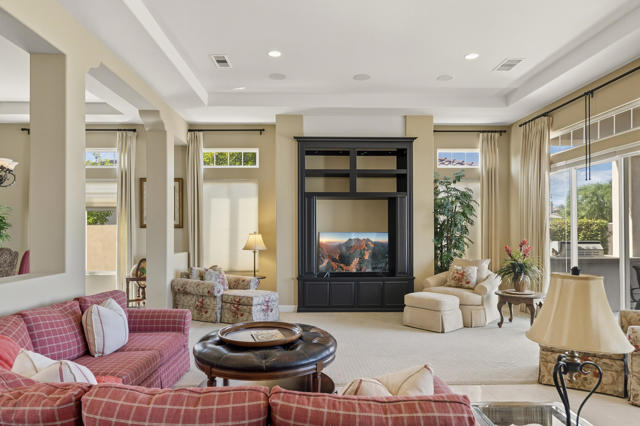 107 Via Bella, Rancho Mirage CA: https://media.crmls.org/mediaz/b16c3cb1-2463-4930-ae60-f41d4a3037d7.jpg