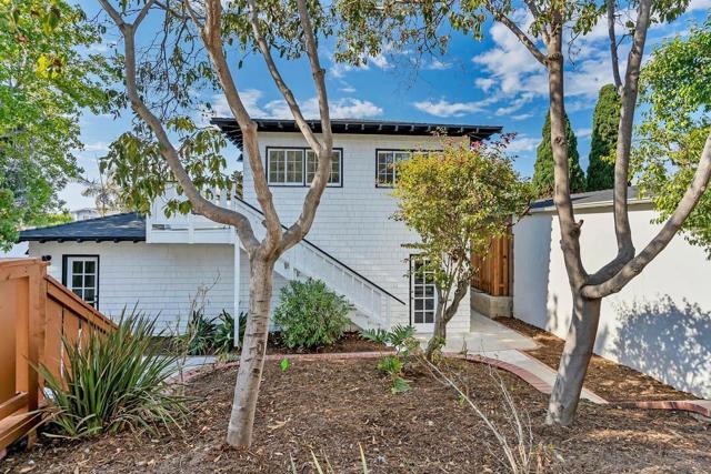 1864 Sunset Blvd, San Diego CA: https://media.crmls.org/mediaz/b16ca7ca-954e-4db7-a779-ecacf506bc80.jpg